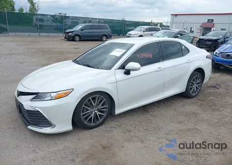 2021 Toyota Camry Xle Awd из США, поврежденный, VIN 4T1F11BK3MU040563